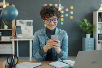 Consultation d'un SMS sur smartphone